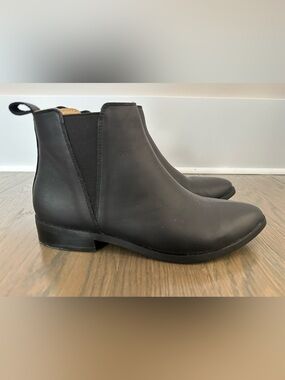 Nisolo Everyday Chelsea Commuter Boot Black - Size 7.5